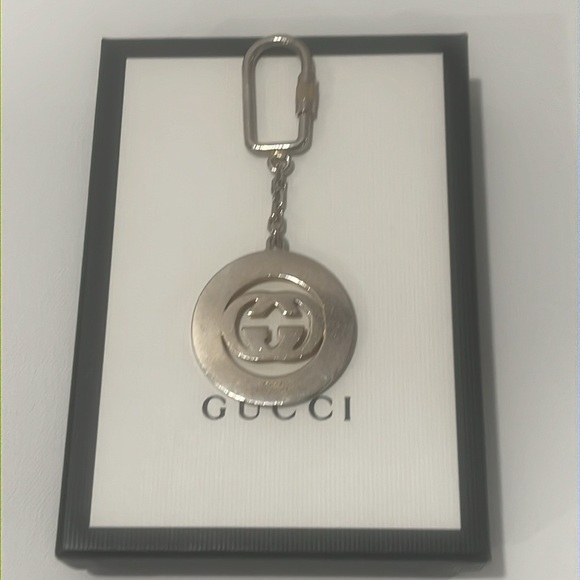 Gucci Round GG Logo Key Chain Bag Charm - Picture 2 of 3